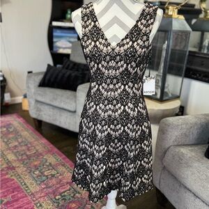 Kensie Womens Dress V-Neck Black Floral Lace Size 2